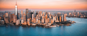 Skyline der Innenstadt von New York City – Freedom Tower – iStock.com Art Wager