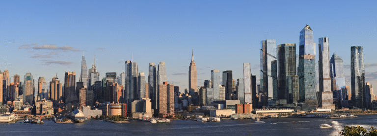 Manhattan Skyline - iStock.com|Vladone
